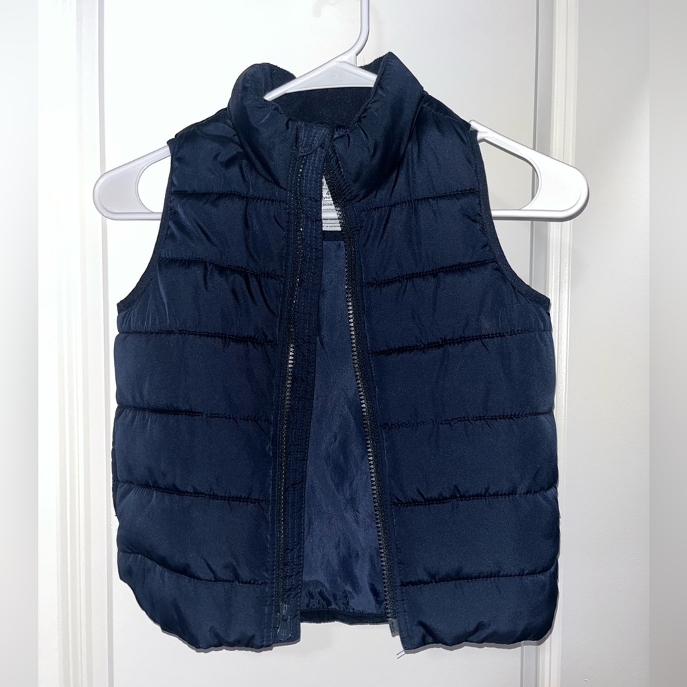 GAP kids size 4 gently used Navy Blue vest. Smoke free home
